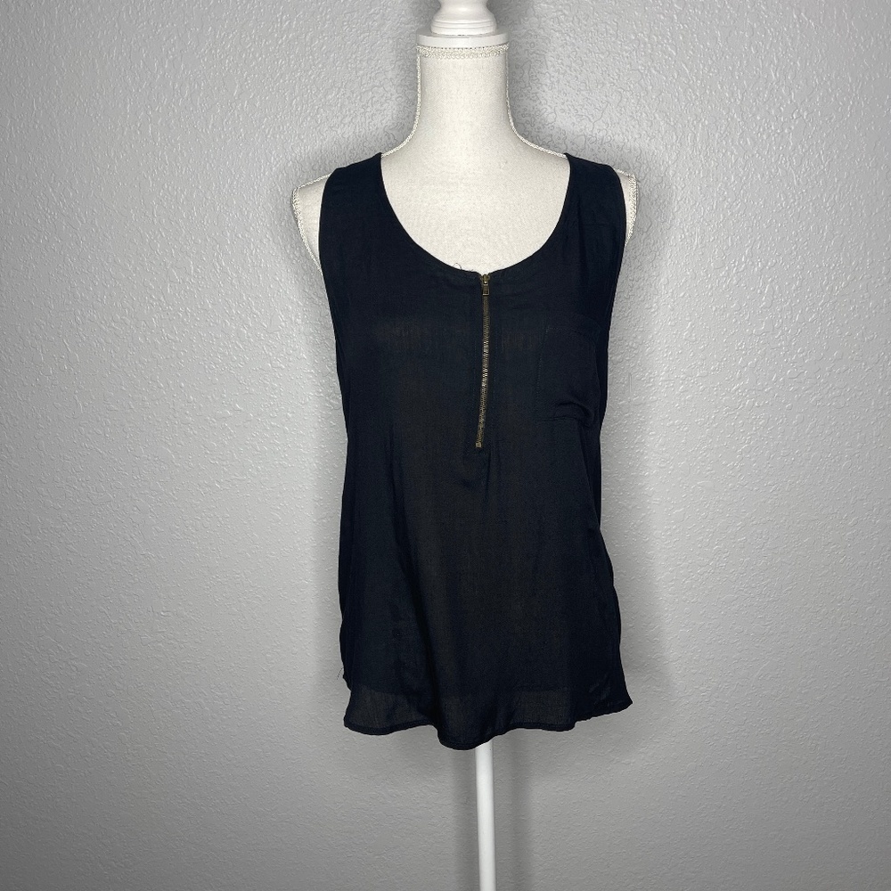 Pleione Black tank top with zipper detail‎